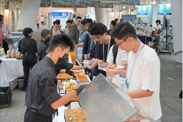 HKF09211